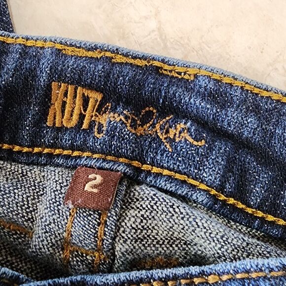 Kut from the Kloth Floral Embroidered Catherine Boyfriend Jeans Mid Rise Size 2 - Picture 10 of 12